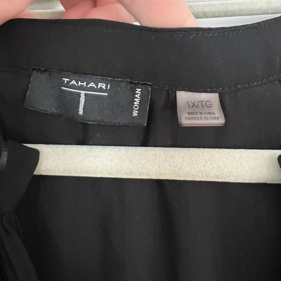 Tahari Woman 1X Black Blouse Plus Size Tunic Top Long Sleeve Lined Workwear - Picture 4 of 7